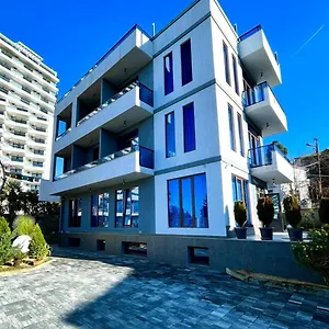 https://queen-tamar-batumi.batumihotels.net